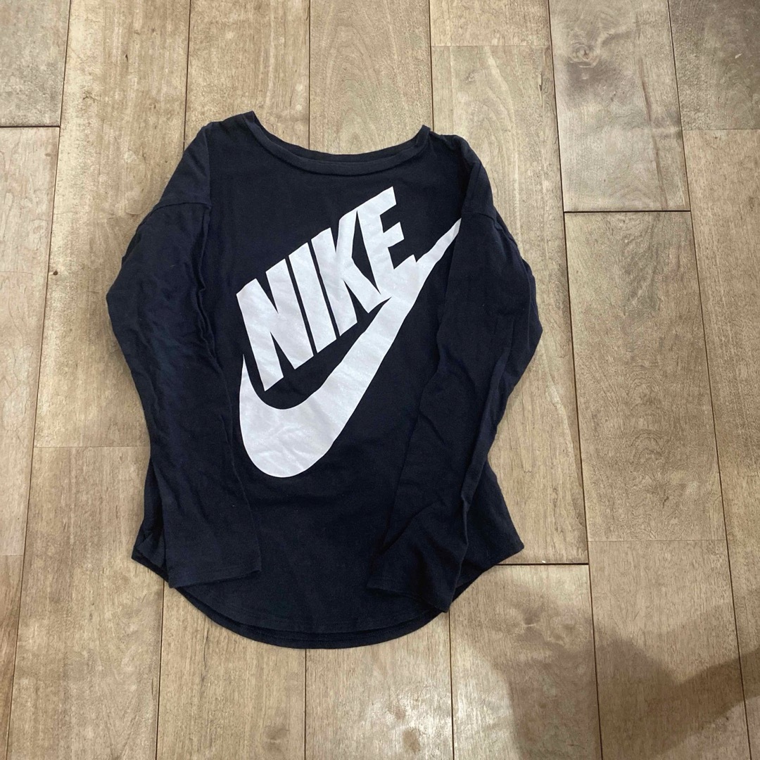 NIKE(ナイキ)のNIKE 長靴　Tシャツ　ロンT 110 120 キッズ/ベビー/マタニティのキッズ服女の子用(90cm~)(Tシャツ/カットソー)の商品写真