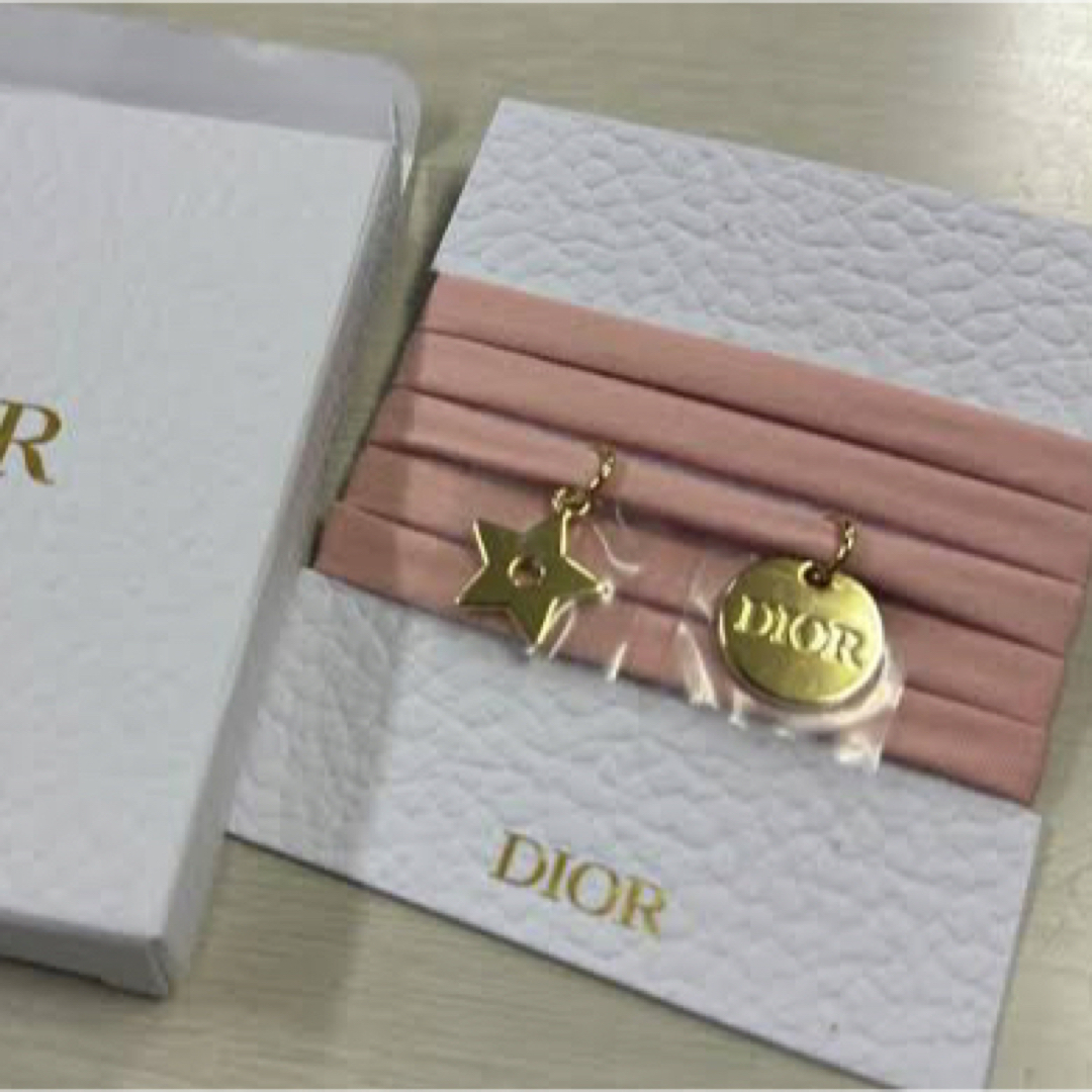 Dior(ディオール)のDIOR ディオール　リボン　ひも　ブレスレット ノベルティ エンタメ/ホビーのコレクション(ノベルティグッズ)の商品写真