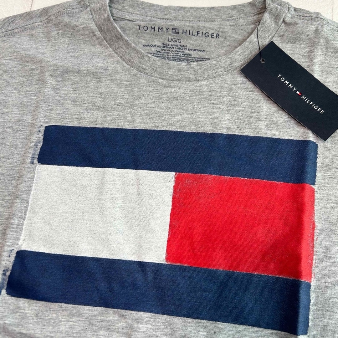 TOMMY HILFIGER(トミーヒルフィガー)のトミーヒルフィガー 半袖Tシャツ ボーイズLサイズ グレー キッズ/ベビー/マタニティのキッズ服男の子用(90cm~)(Tシャツ/カットソー)の商品写真