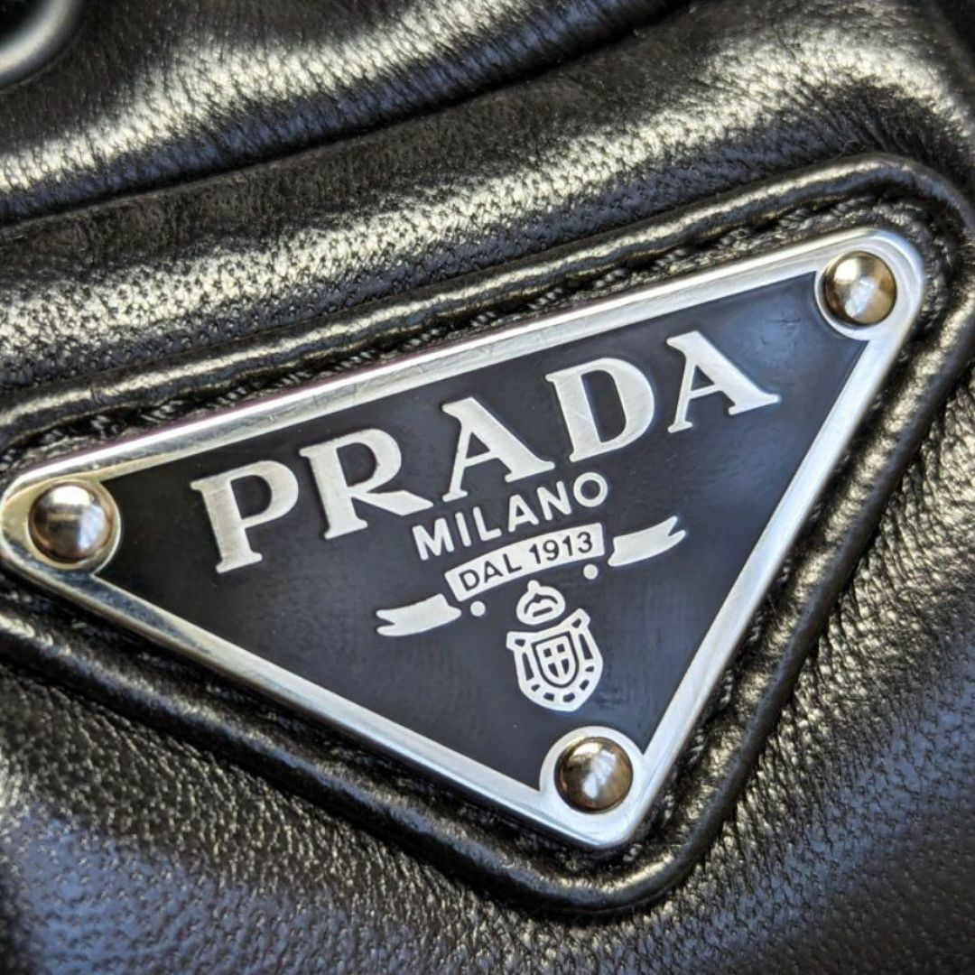 PRADA(プラダ)の新品そっくりさん⭐PRADAプラダ　モノリス　ナッパレザー　スニーカー　37 レディースの靴/シューズ(スニーカー)の商品写真