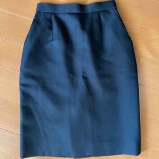 ユニクロ(UNIQLO)のユニクロ　スカート　ブラック　58cm(ひざ丈スカート)