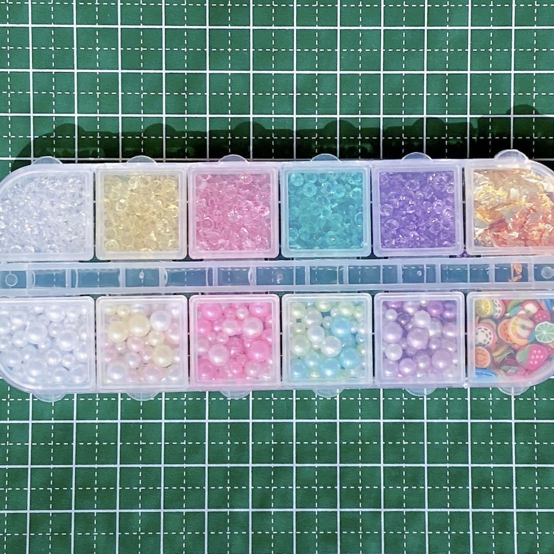 在庫限り パールビーズ　金箔　フルーツ 12種類　ハーバリウムボールペン　レジン ハンドメイドの素材/材料(各種パーツ)の商品写真