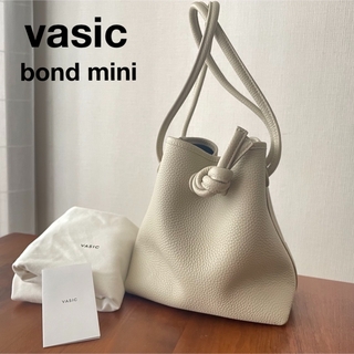ヴァジック(VASIC)のvasic bond mini アイボリー ヴァジック ボンド ミニ(ハンドバッグ)