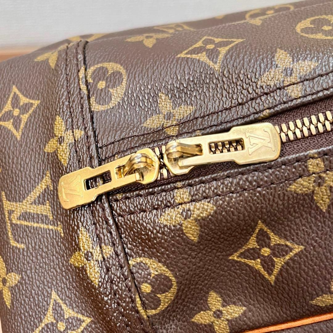 LOUIS VUITTON(ルイヴィトン)のLOUISVUITTON ルイヴィトン ドーヴィル モノグラム ハンドバッグ レディースのバッグ(ハンドバッグ)の商品写真