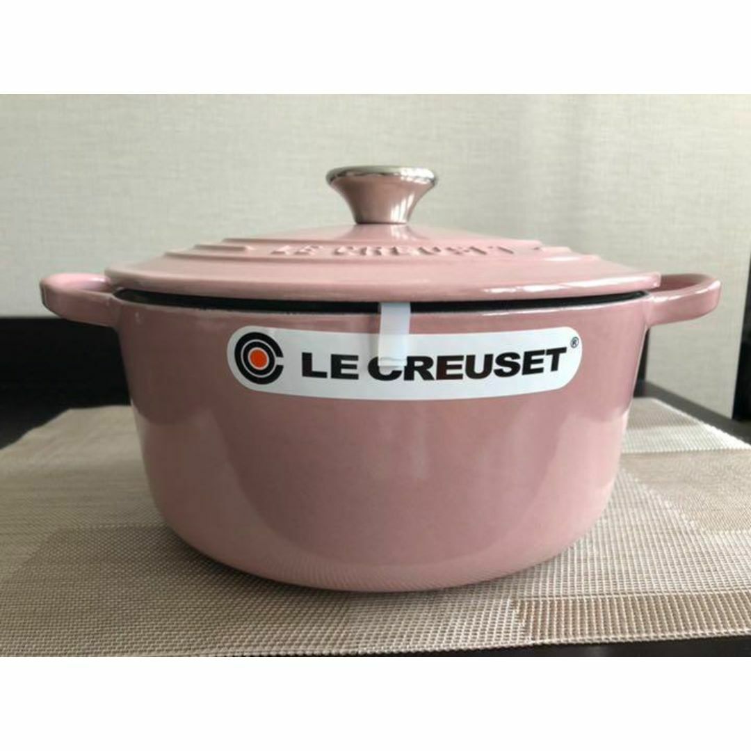 LE CREUSET(ルクルーゼ)のル・クルーゼ　ココットロンド22センチ新品未使用　アンティークローズ　レアカラー インテリア/住まい/日用品のキッチン/食器(鍋/フライパン)の商品写真