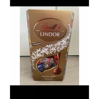 リンツ(Lindt)のリンツ リンドール ゴールド アソート 600g  リンドールチョコレート(菓子/デザート)