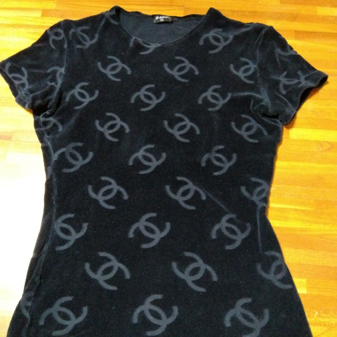 CHANEL(シャネル)のシャネル　ベロア　Ｔシャツ　トップス レディースのトップス(Tシャツ(半袖/袖なし))の商品写真