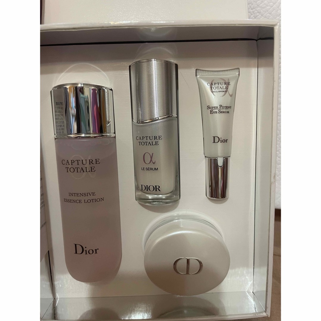 Dior(ディオール)のDIOR カプチュールトータルディスカバリーキット コスメ/美容のスキンケア/基礎化粧品(美容液)の商品写真