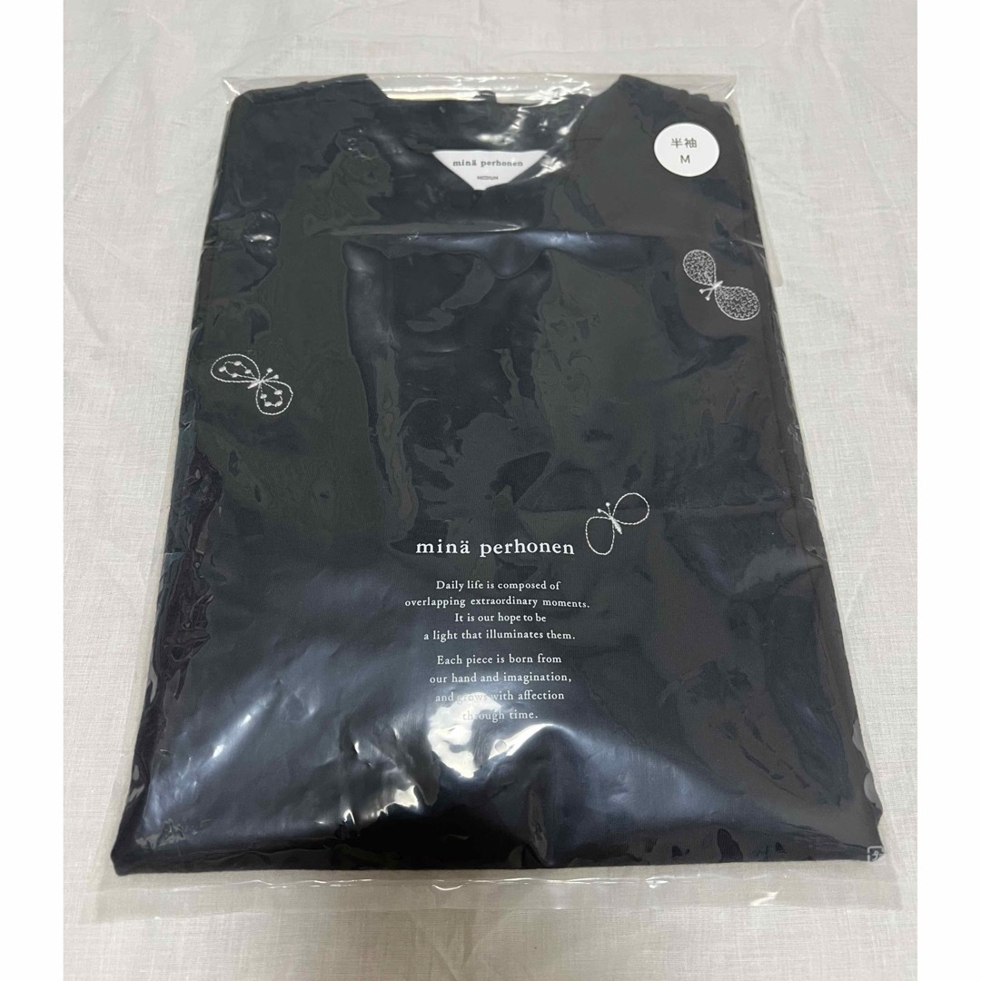 mina perhonen(ミナペルホネン)のミナペルホネン　Tシャツ　choucho レディースのトップス(Tシャツ(半袖/袖なし))の商品写真