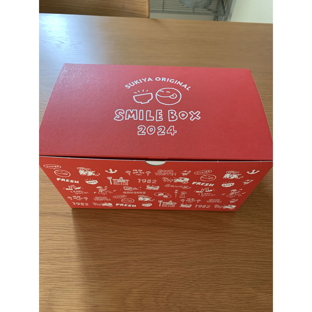 すき家 福袋「SMILE BOX 2024」　グッズセット エンタメ/ホビーのコレクション(ノベルティグッズ)の商品写真