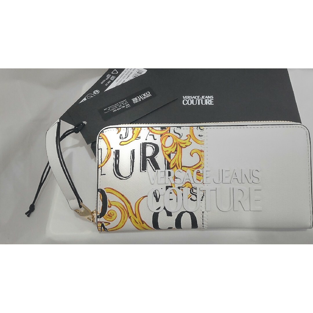 【最終セール中】 VERSACE JEANS COUTURE 長財布 ホワイト レディースのファッション小物(財布)の商品写真