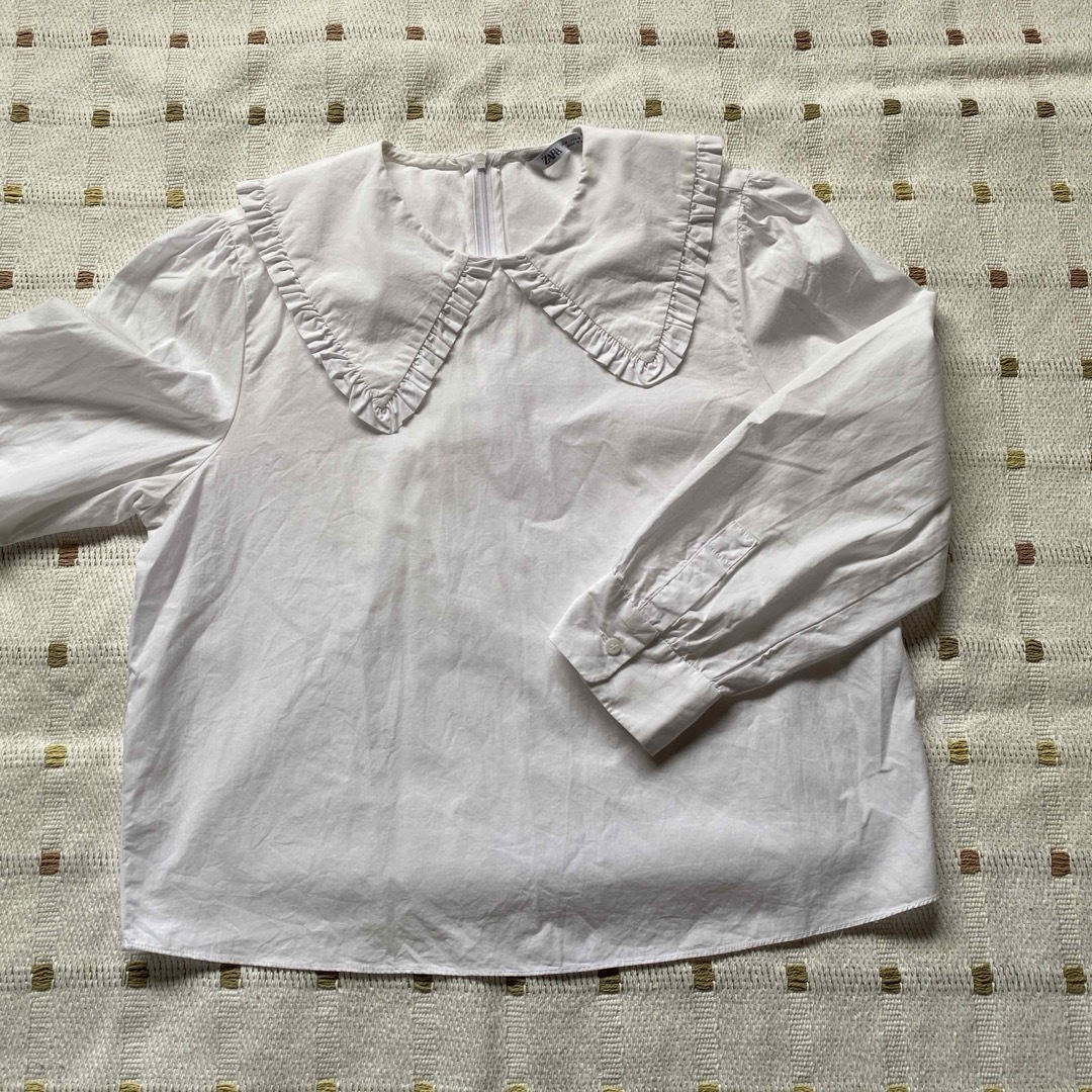 ZARA(ザラ)のZARA（ザラ）　白　ブラウス  レディースのトップス(シャツ/ブラウス(長袖/七分))の商品写真