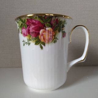 ロイヤルアルバート(ROYAL ALBERT)のロイヤルアルバート　オールドカントリーローズ　　マグカップ(食器)