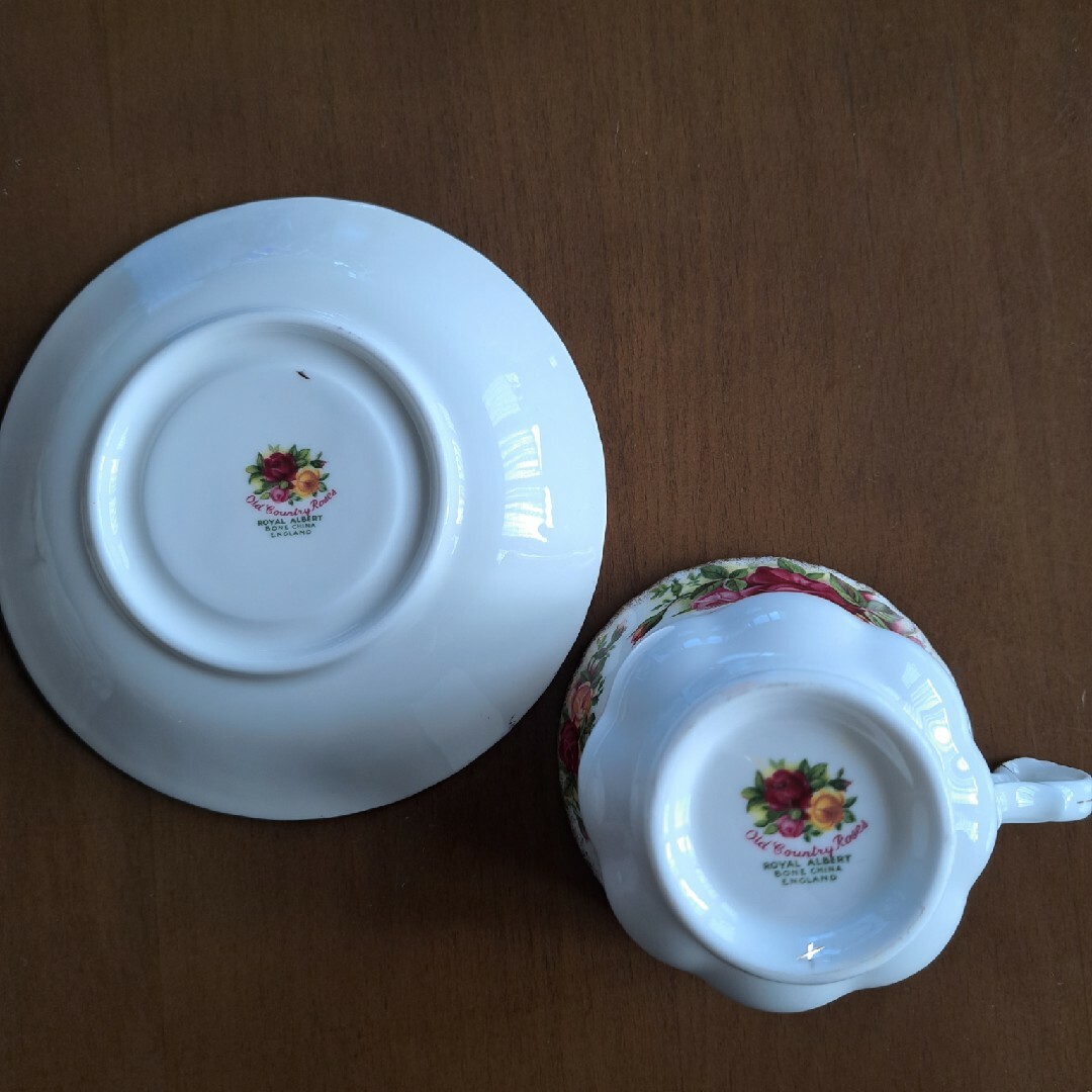 ROYAL ALBERT(ロイヤルアルバート)のROYAL ALBERT ロイヤルアルバート　ティーカップ 5セット インテリア/住まい/日用品のキッチン/食器(グラス/カップ)の商品写真