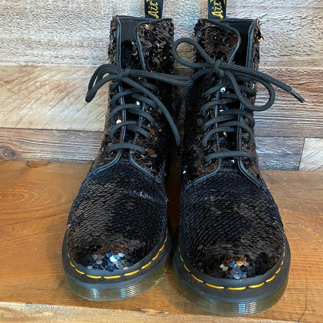 Dr.Martens(ドクターマーチン)のDr,Martens ドクターマーチン　スパンコール　ブラック　22cm b レディースの靴/シューズ(ブーツ)の商品写真