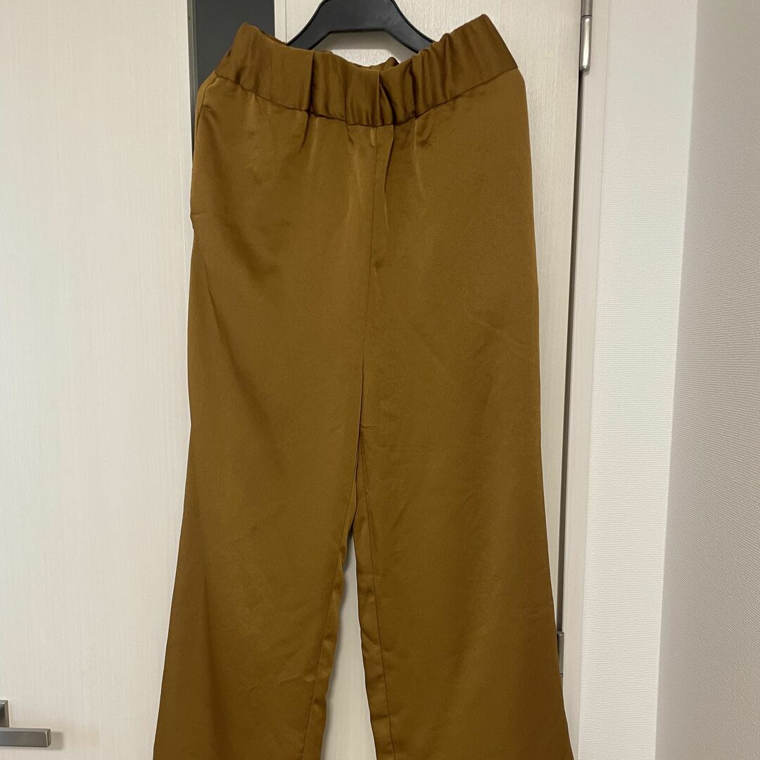 TODAYFUL(トゥデイフル)のlouren vintage  satin pants レディースのパンツ(カジュアルパンツ)の商品写真