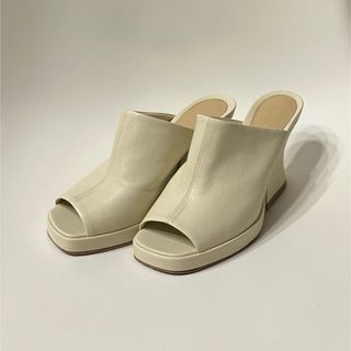 ボッテガヴェネタ(Bottega Veneta)のBOTTEGA VENETA サンダル(サンダル)