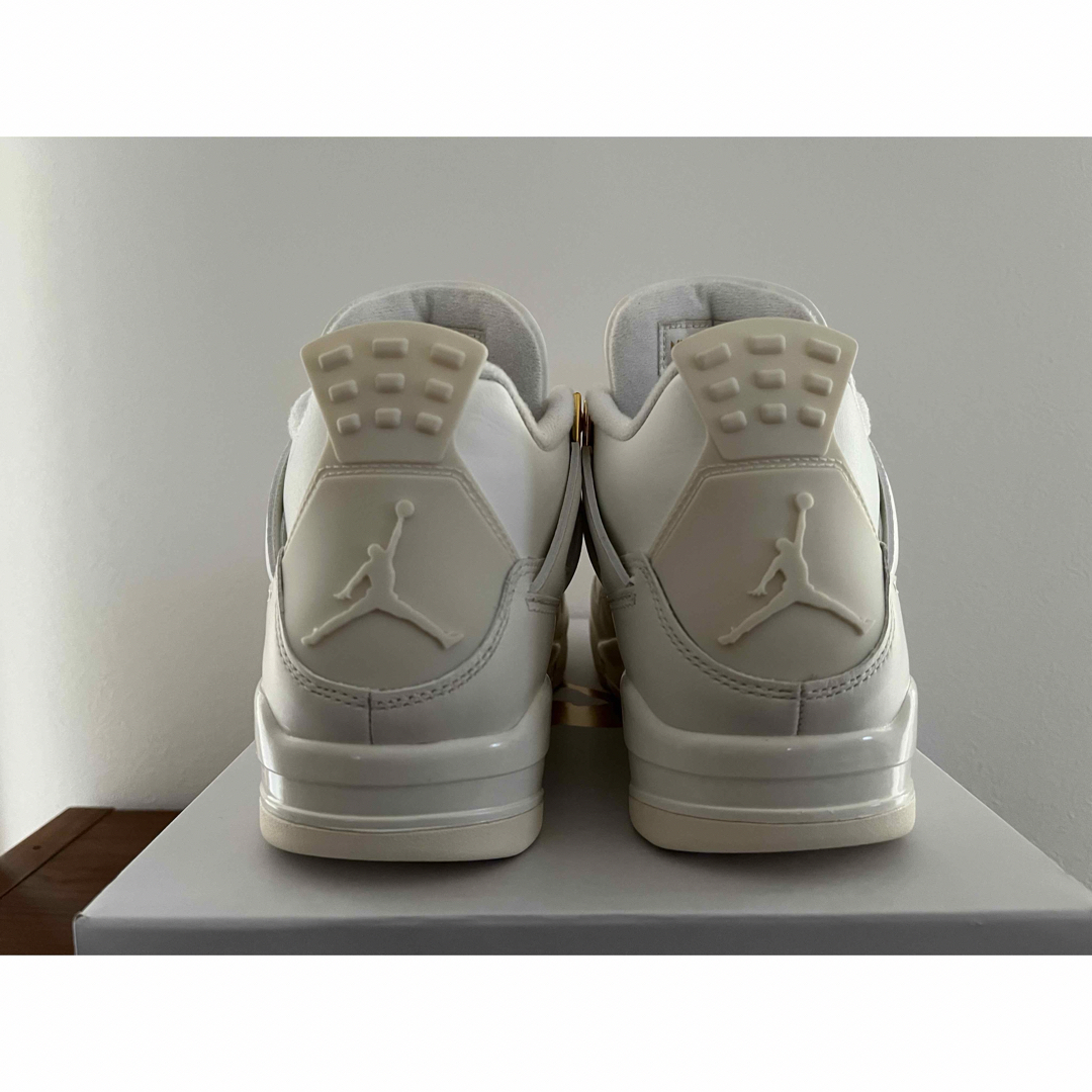 Jordan Brand（NIKE）(ジョーダン)のNike WMNS Air Jordan 4 Retro White Gold レディースの靴/シューズ(スニーカー)の商品写真