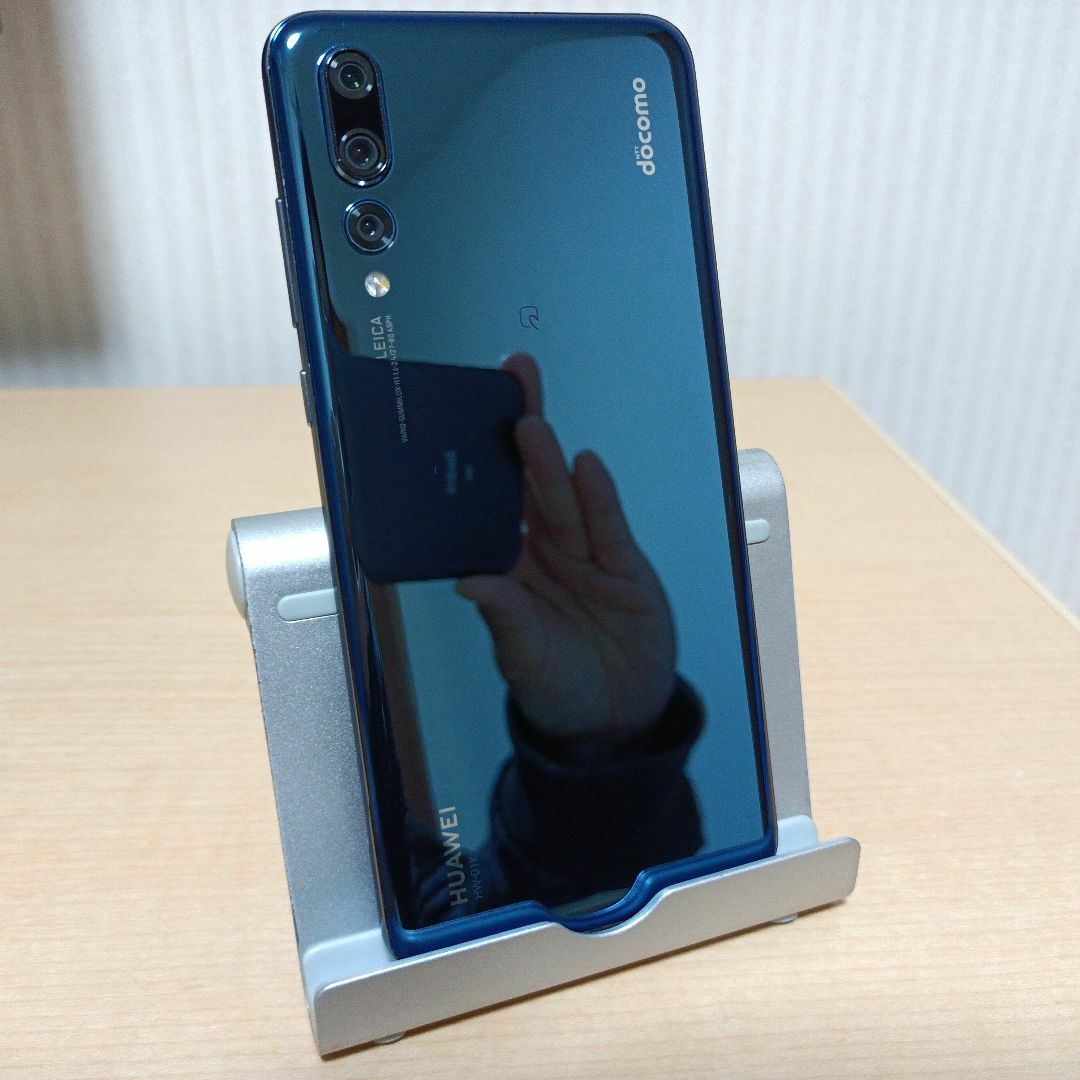 HUAWEI(ファーウェイ)のHUAWEI P20 Pro HW-01K 6G/128G SIMロック解除済み スマホ/家電/カメラのスマートフォン/携帯電話(スマートフォン本体)の商品写真