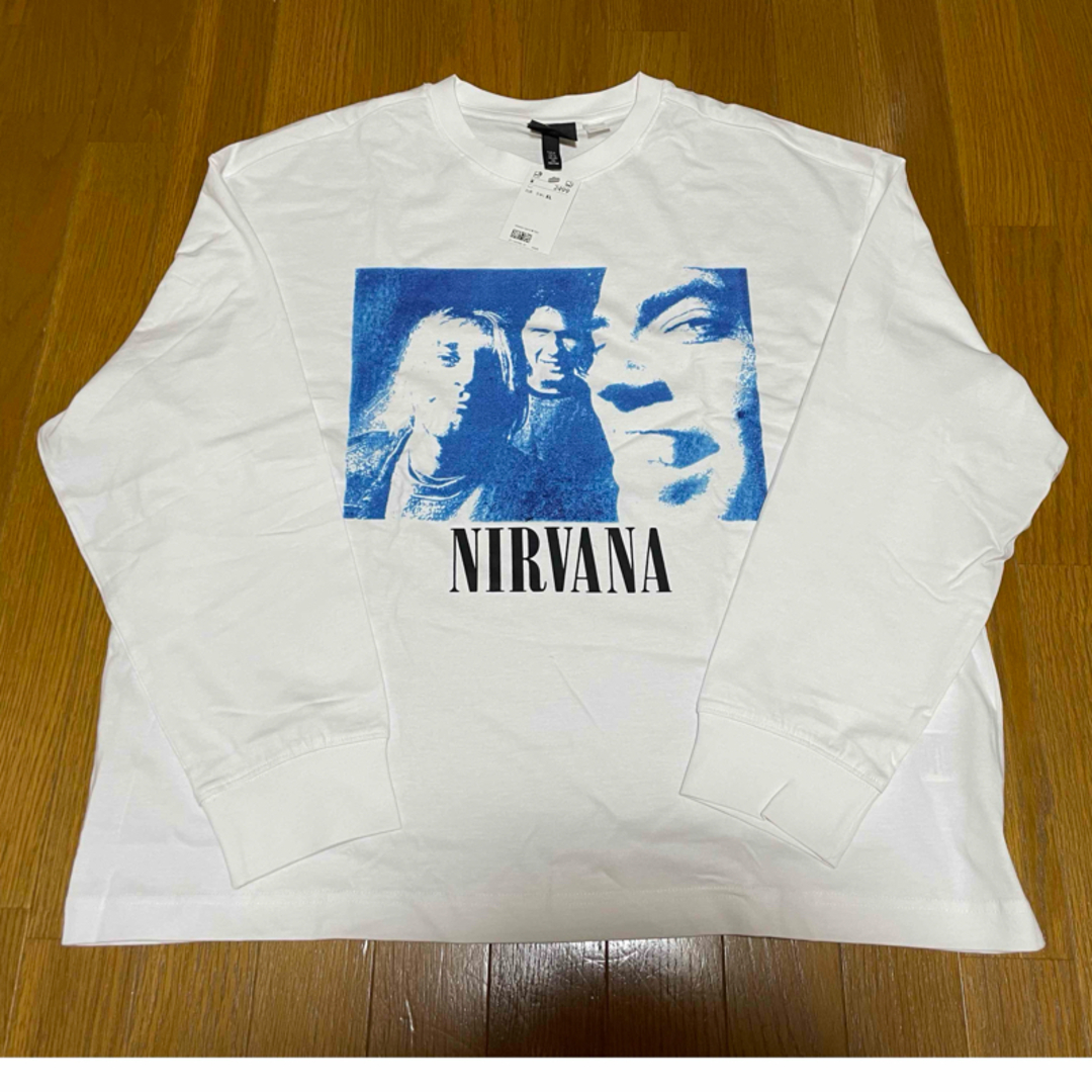 H&M(エイチアンドエム)の新品 H&M NIRVANA 長袖Tee 白XL ニルヴァナ エイチアンドエム メンズのトップス(Tシャツ/カットソー(七分/長袖))の商品写真