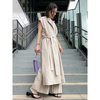 アパルトモンドゥーズィエムクラス(L'Appartement DEUXIEME CLASSE)のLE PHIL 39,600円22S/S コットン麻2WAYロングジレ(ベスト/ジレ)