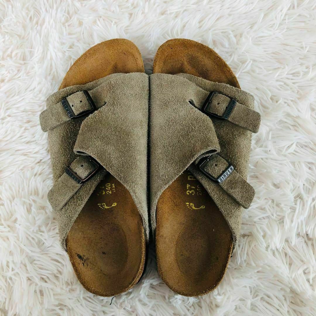 BIRKENSTOCK(ビルケンシュトック)のBIRKENSTOCKビルケンシュトックチューリッヒスエードトープベージュ レディースの靴/シューズ(サンダル)の商品写真