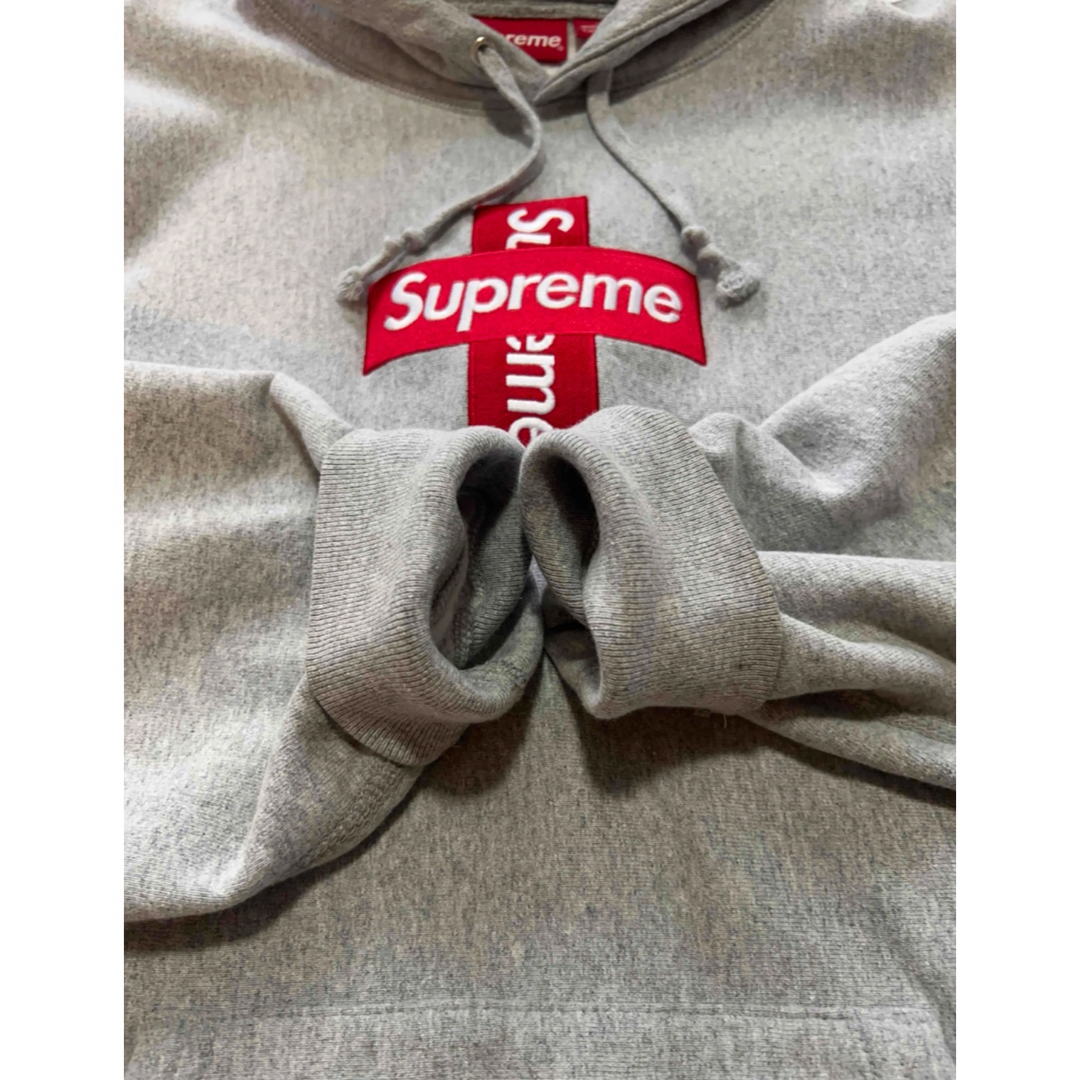 Supreme(シュプリーム)のSupreme Cross Box Logo Hooded Sweatshirt メンズのトップス(パーカー)の商品写真