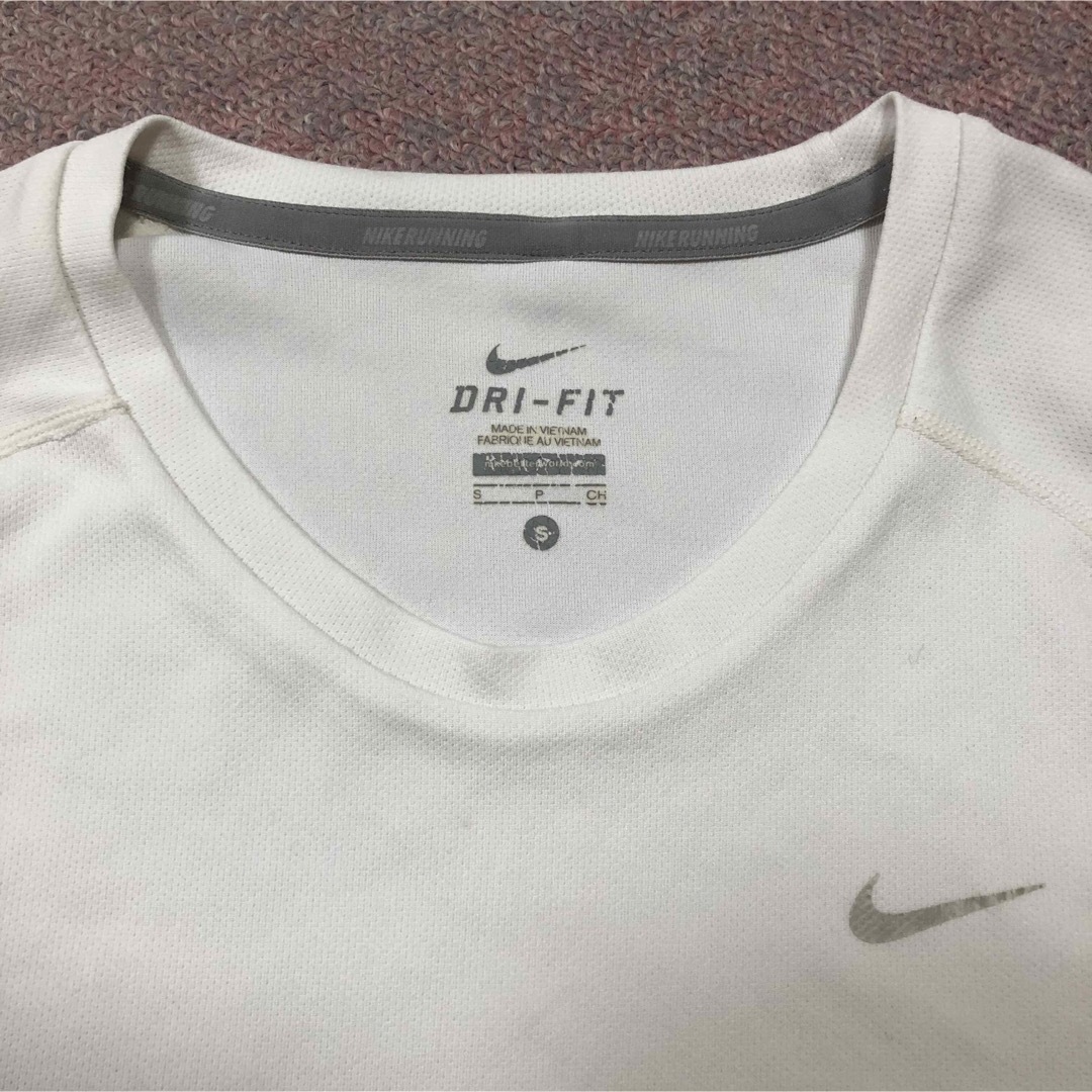 NIKE(ナイキ)のナイキ Tシャツ 白 Sサイズ NIKE メンズのトップス(Tシャツ/カットソー(半袖/袖なし))の商品写真