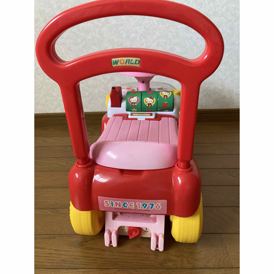 手押し車（ハローキティ）対象年齢10ヶ月〜 キッズ/ベビー/マタニティのおもちゃ(手押し車/カタカタ)の商品写真