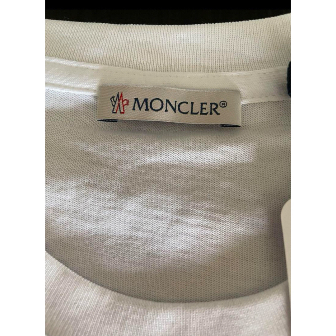 MONCLER(モンクレール)のモンクレールビッグロゴTシャツ　M  新品未使用未試着 レディースのトップス(Tシャツ(半袖/袖なし))の商品写真