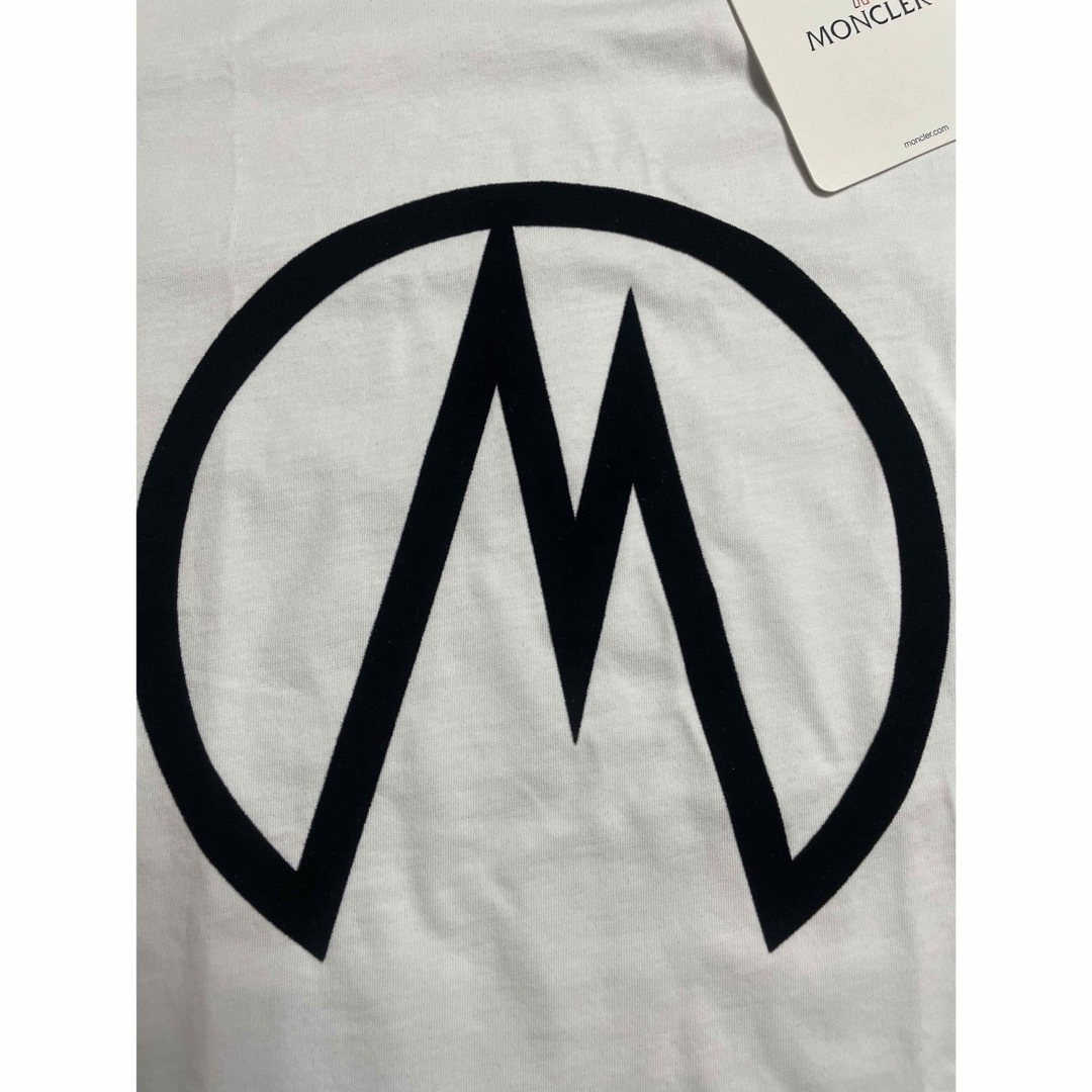 MONCLER(モンクレール)のモンクレールビッグロゴTシャツ　M  新品未使用未試着 レディースのトップス(Tシャツ(半袖/袖なし))の商品写真