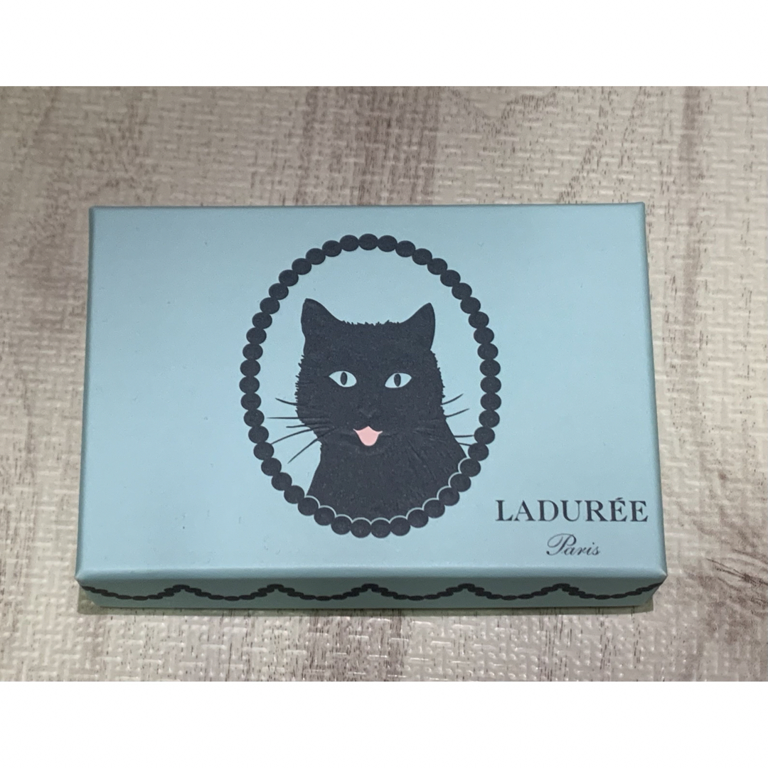 LADUREE(ラデュレ)のLADUREE 空箱 猫 黒猫 グッズ Paris ラデュレ 収納 インテリア/住まい/日用品のインテリア小物(小物入れ)の商品写真