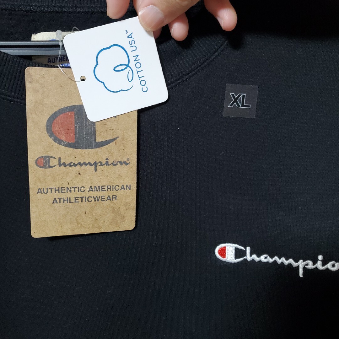 Champion(チャンピオン)の(新品未使用)Champion　スウェット　黒　刺繍　XL　裏起毛　復刻 メンズのトップス(スウェット)の商品写真