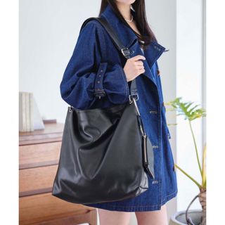 新品✨タグ付き♪定価7,920円　お洒落✨レザー調バッグ‼️ 大特価