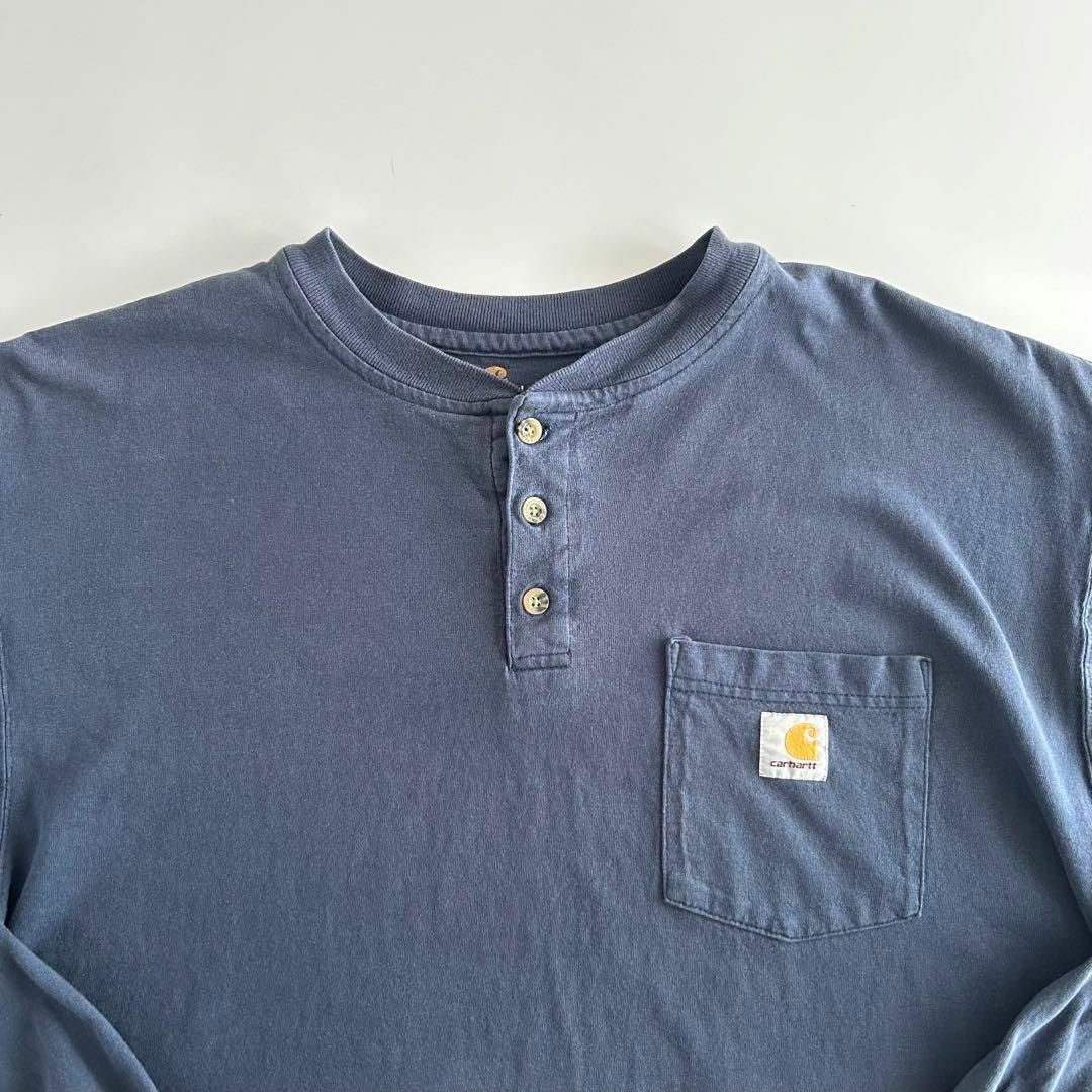 carhartt(カーハート)のCarhartt ロンT ヘンリーネック ポケットtシャツ ネイビー L メンズのトップス(Tシャツ/カットソー(七分/長袖))の商品写真