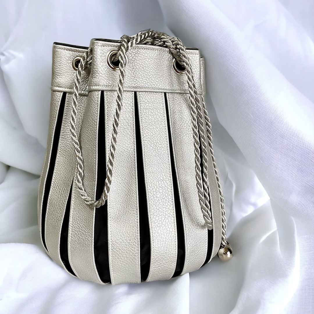 inner color Drawstring bag／silver  ハンドメイドのファッション小物(バッグ)の商品写真