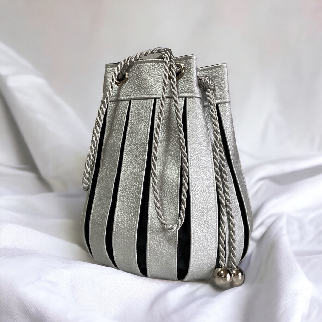 inner color Drawstring bag／silver  ハンドメイドのファッション小物(バッグ)の商品写真