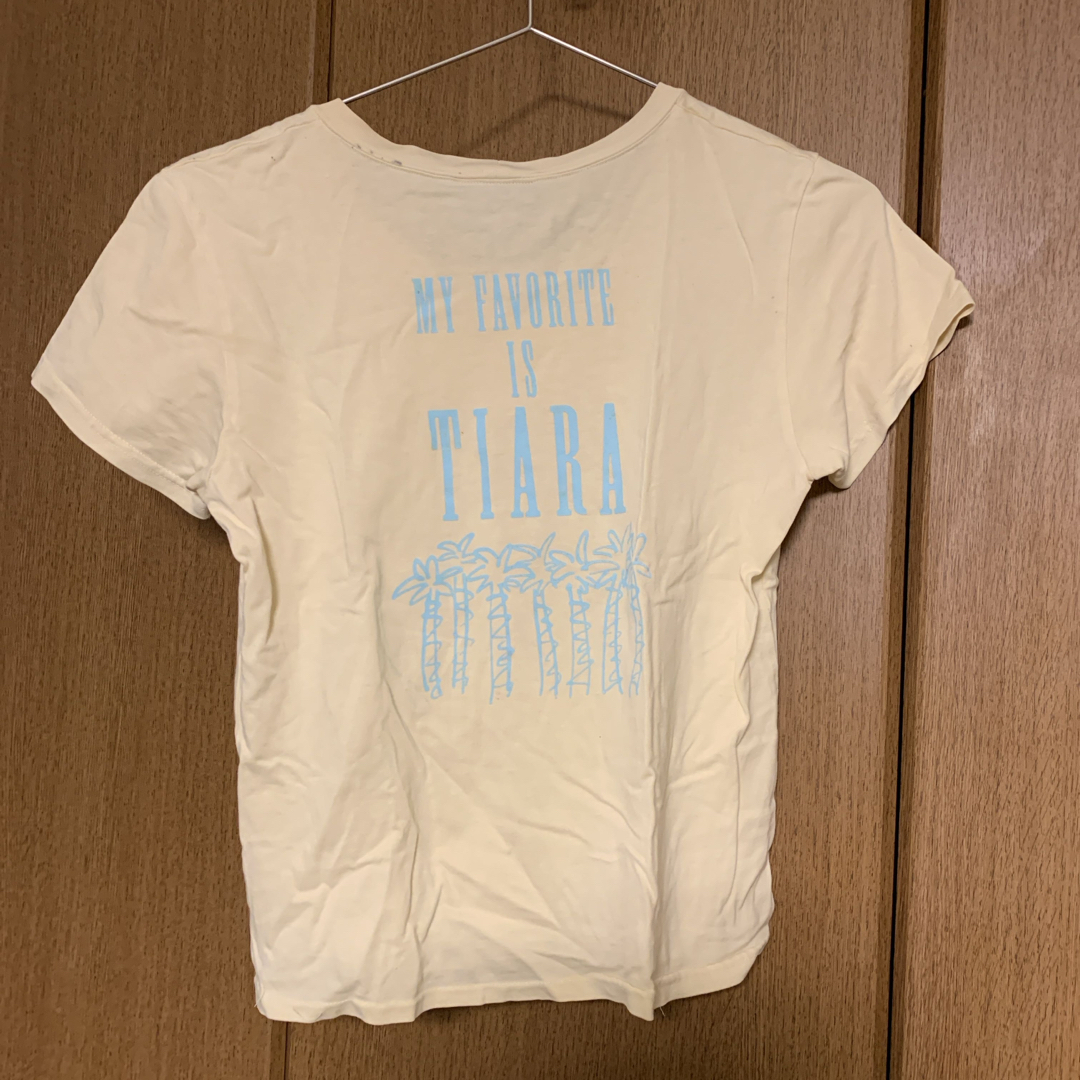 tiara(ティアラ)のtiara ティアラ　半袖Tシャツ　フリーサイズ　黄色　レモン色　イエロー レディースのトップス(Tシャツ(半袖/袖なし))の商品写真