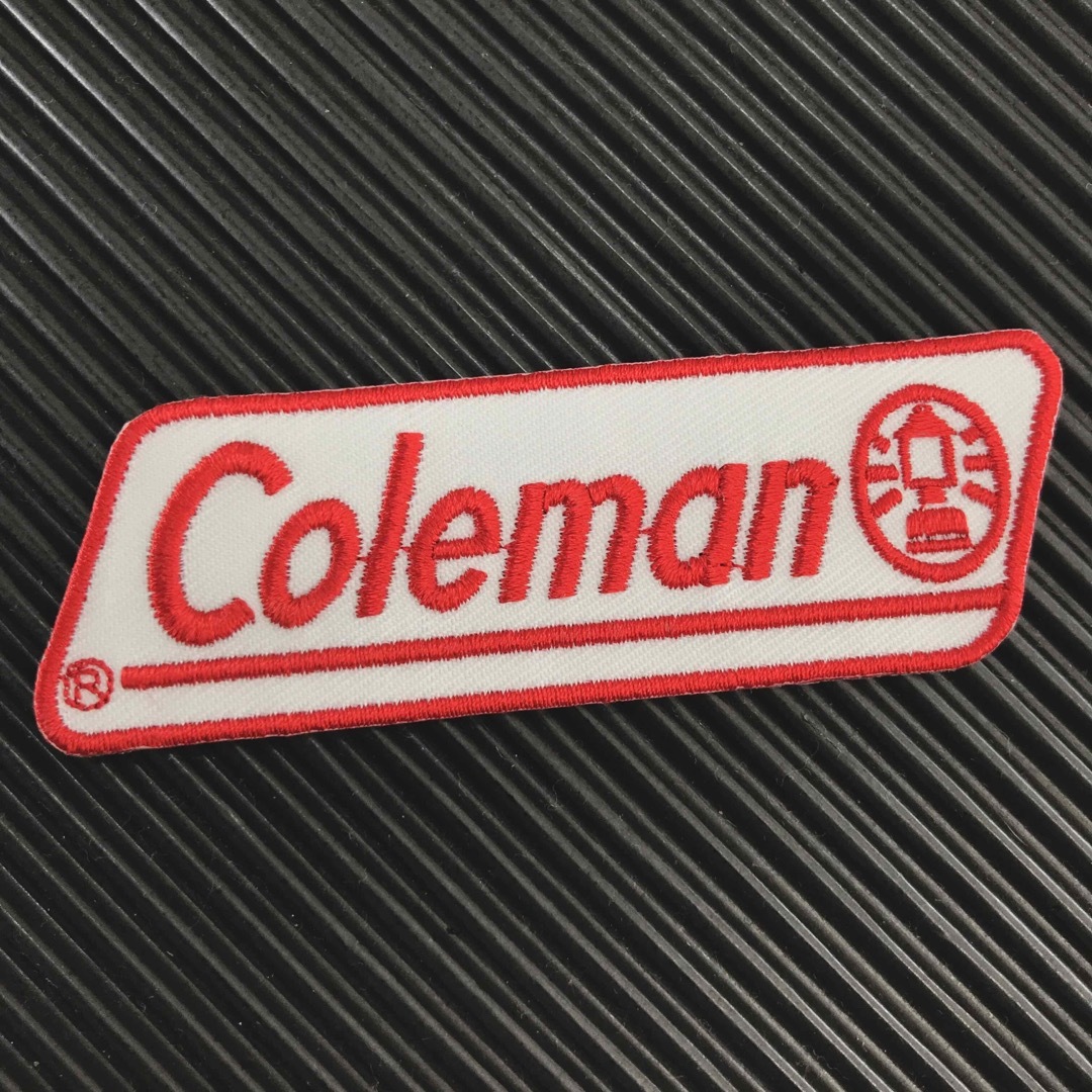 Coleman(コールマン)の白×赤 コールマン COLEMAN ロゴ アイロンワッペン パッチ-L メンズの帽子(その他)の商品写真