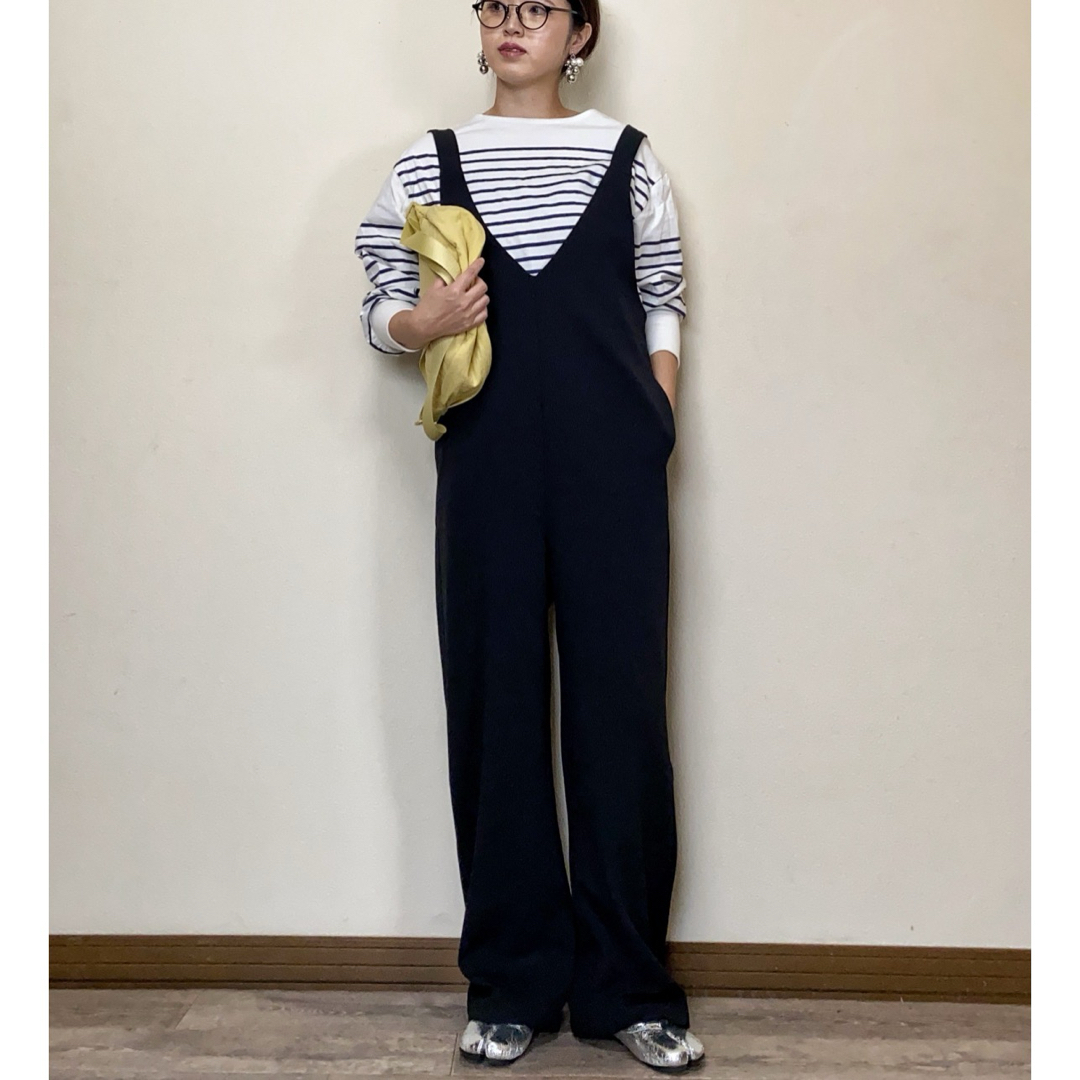 GU(ジーユー)の新品 ⭐︎ カットソーサロペットパンツ レディースのパンツ(サロペット/オーバーオール)の商品写真