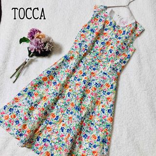 トッカ(TOCCA)のTOCCA トッカ　花柄　総柄　ひざ丈　ワンピース　ノースリーブ　M(ひざ丈ワンピース)