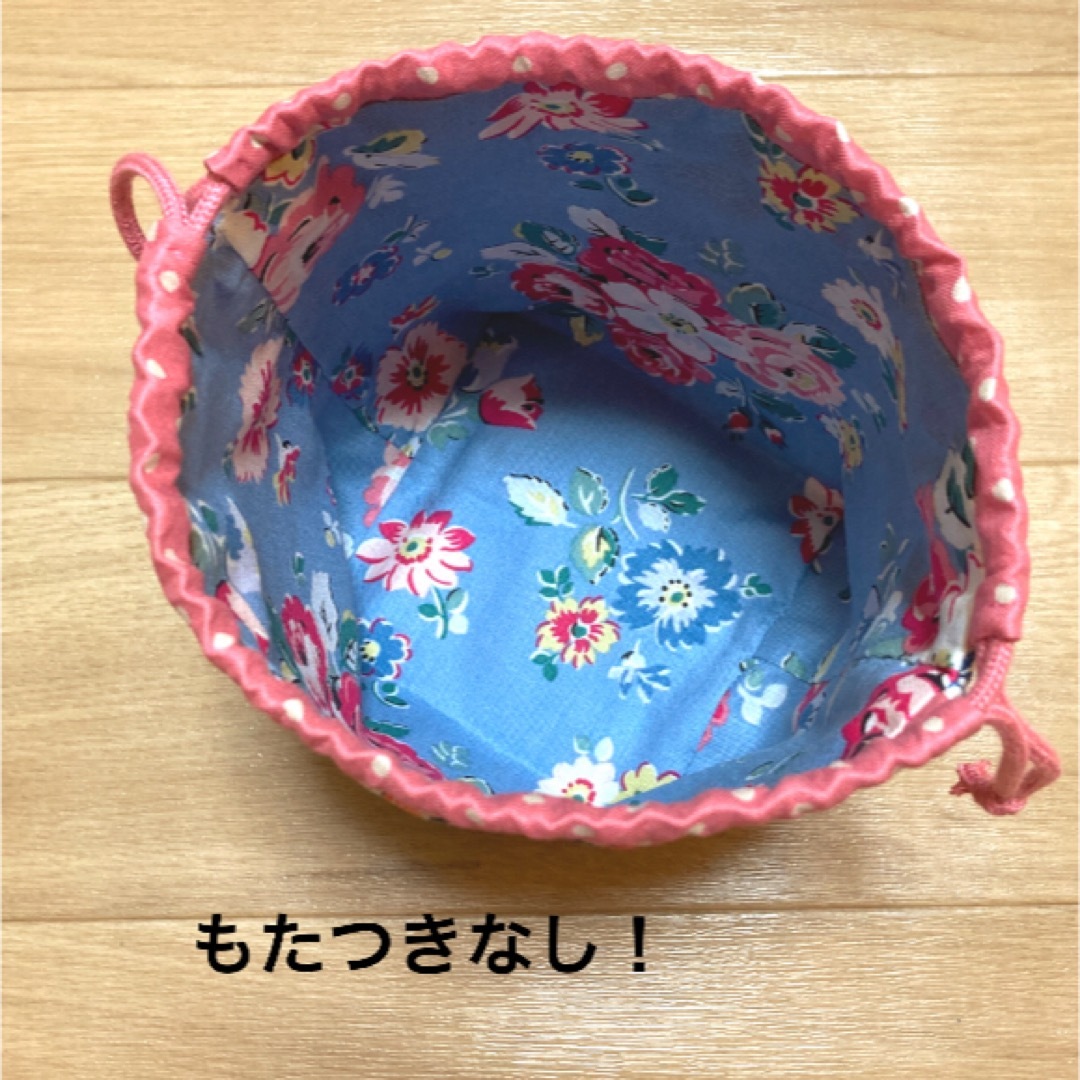 ハンドメイド　リバーシブル巾着　　　　　　　　　キューブ型巾着　花柄 ハンドメイドのハンドメイド その他(その他)の商品写真