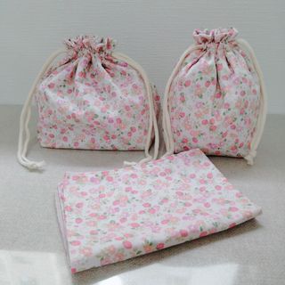 ハンドメイド お弁当袋 コップ袋 ランチョンマット25×35 3点セット 花柄(外出用品)