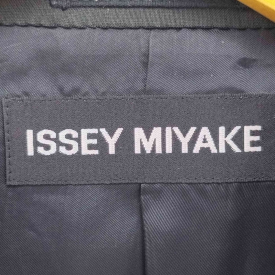 ISSEY MIYAKE(イッセイミヤケ)のISSEY MIYAKE(イッセイミヤケ) メンズ アウター ジャケット メンズのジャケット/アウター(テーラードジャケット)の商品写真