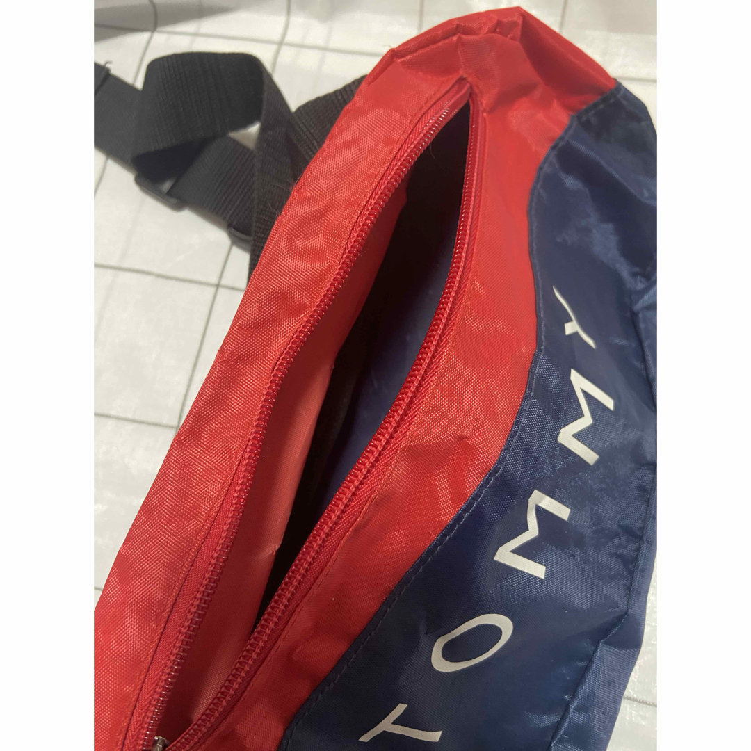 TOMMY HILFIGER(トミーヒルフィガー)のTOMY HILFIGER ウエストバック　ボディバック レディースのバッグ(ボディバッグ/ウエストポーチ)の商品写真