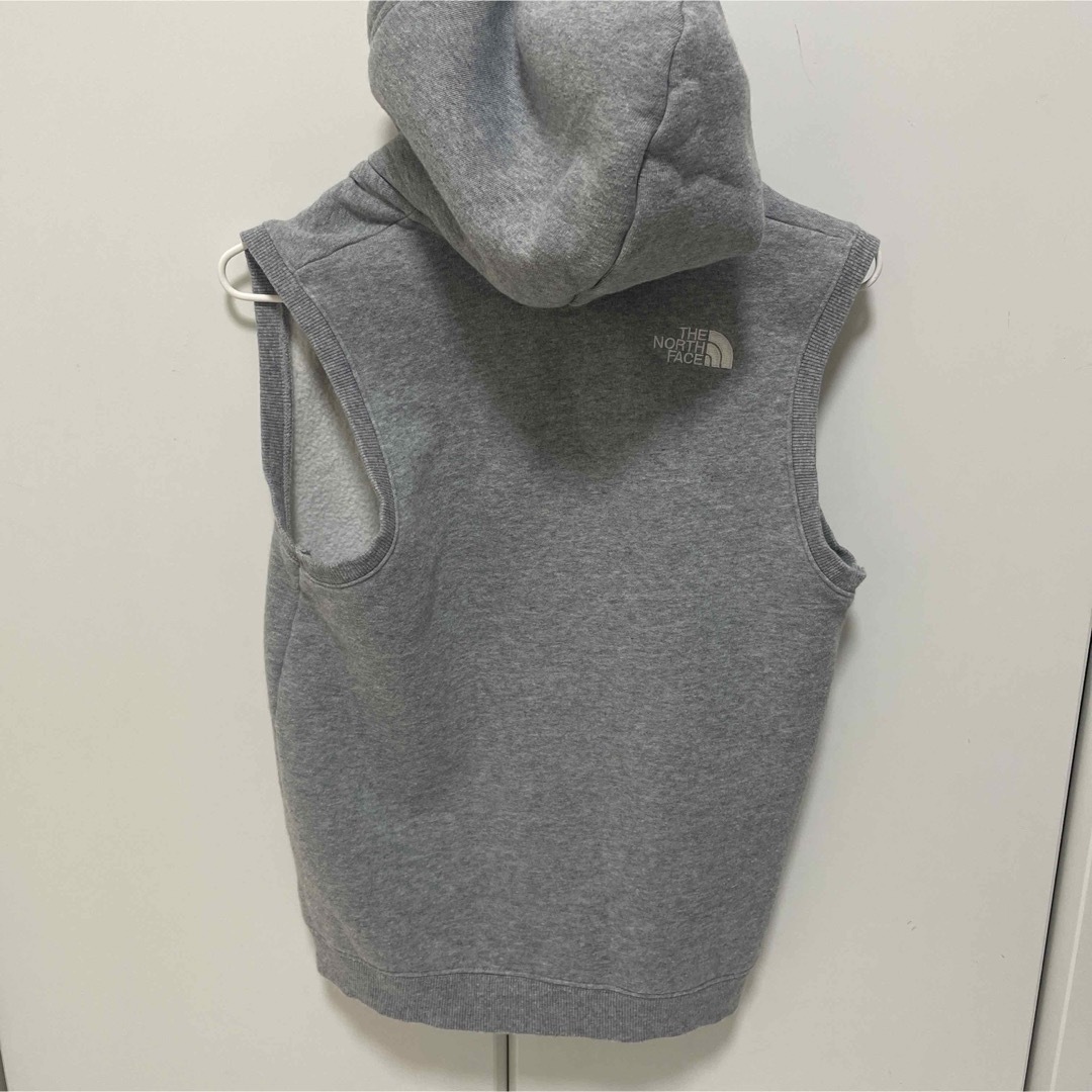 THE NORTH FACE(ザノースフェイス)のノースフェイス　スウェットベスト　140 キッズ/ベビー/マタニティのキッズ服男の子用(90cm~)(ジャケット/上着)の商品写真