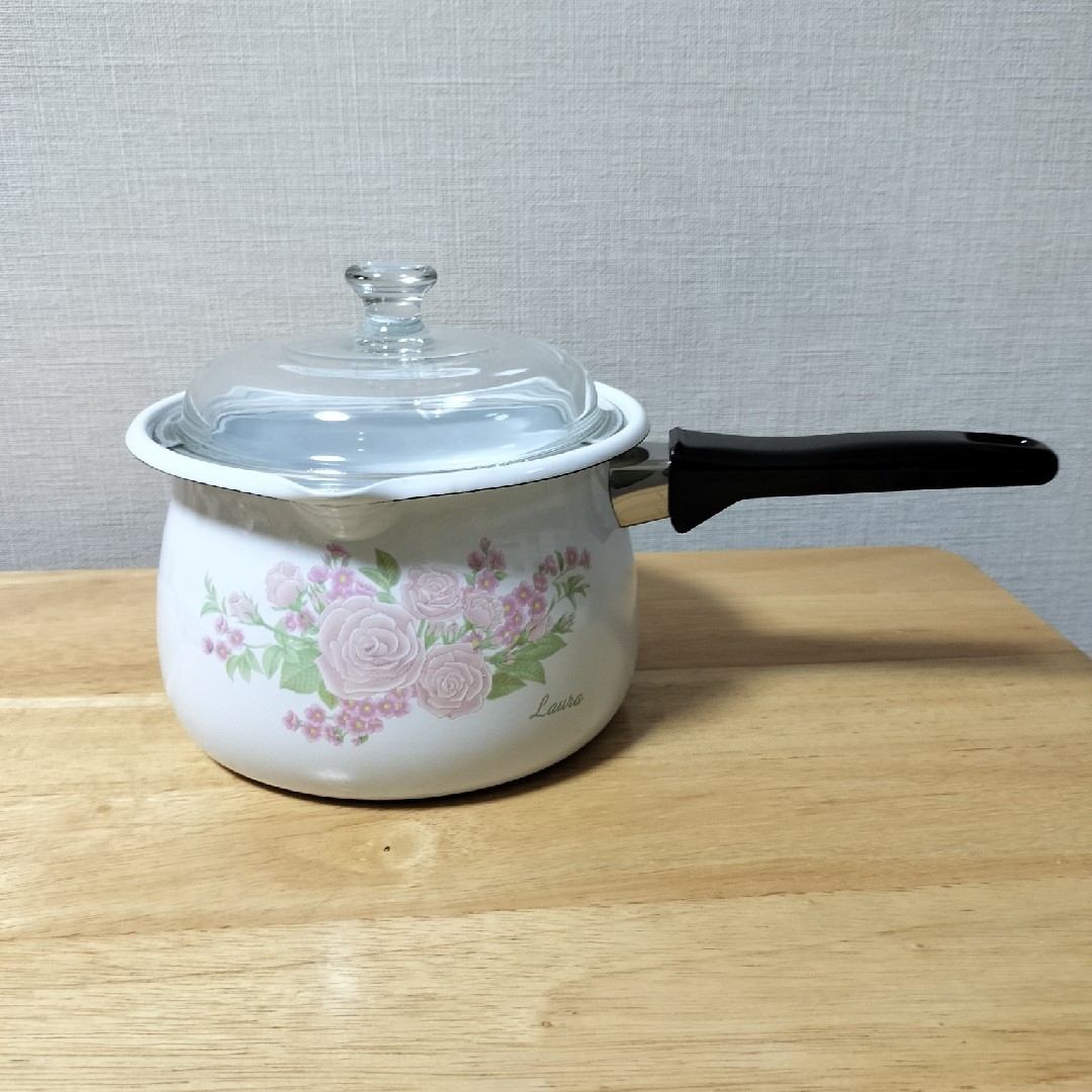 ホーロー鍋 インテリア/住まい/日用品のキッチン/食器(鍋/フライパン)の商品写真