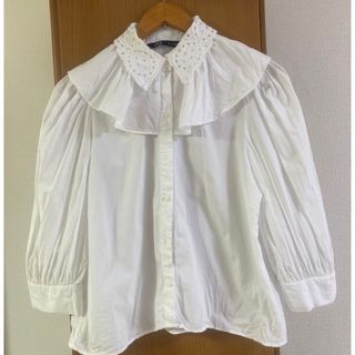 ザラ(ZARA)のZARA　フリルブラウス　Sサイズ(シャツ/ブラウス(長袖/七分))