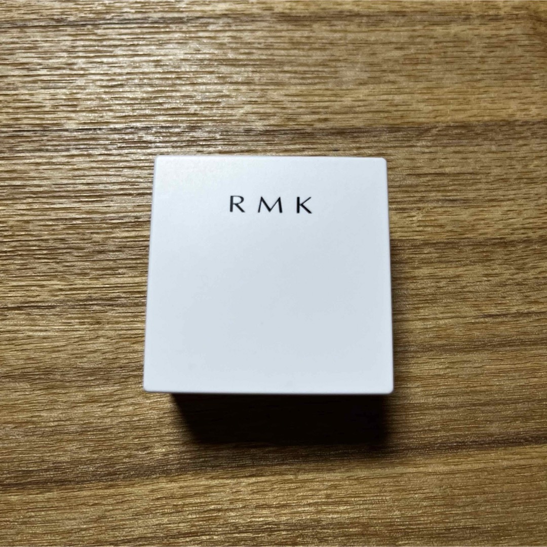 RMK(アールエムケー)のRMK リップバーム　箱無し　リップケア　リップクリーム コスメ/美容のスキンケア/基礎化粧品(リップケア/リップクリーム)の商品写真