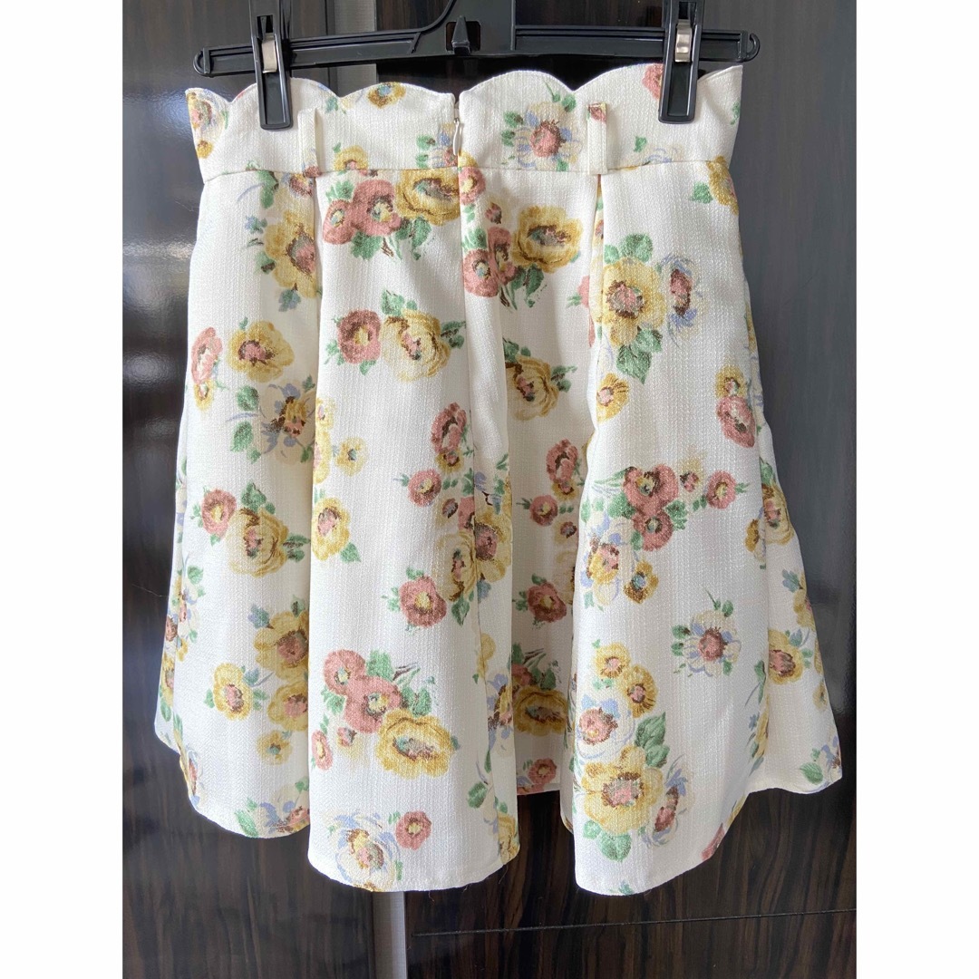 ASTORIA ODIER(アストリアオディール)の美品 アストリア 花柄スカート  レディースのスカート(ミニスカート)の商品写真